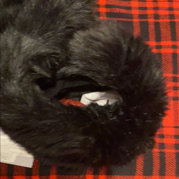 Luxe Faux fur pull through scarf - Picture 4 of 7